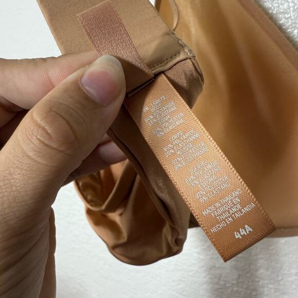 Skims Weightless Scoop Bra Size 44A - Picture 7 of 8